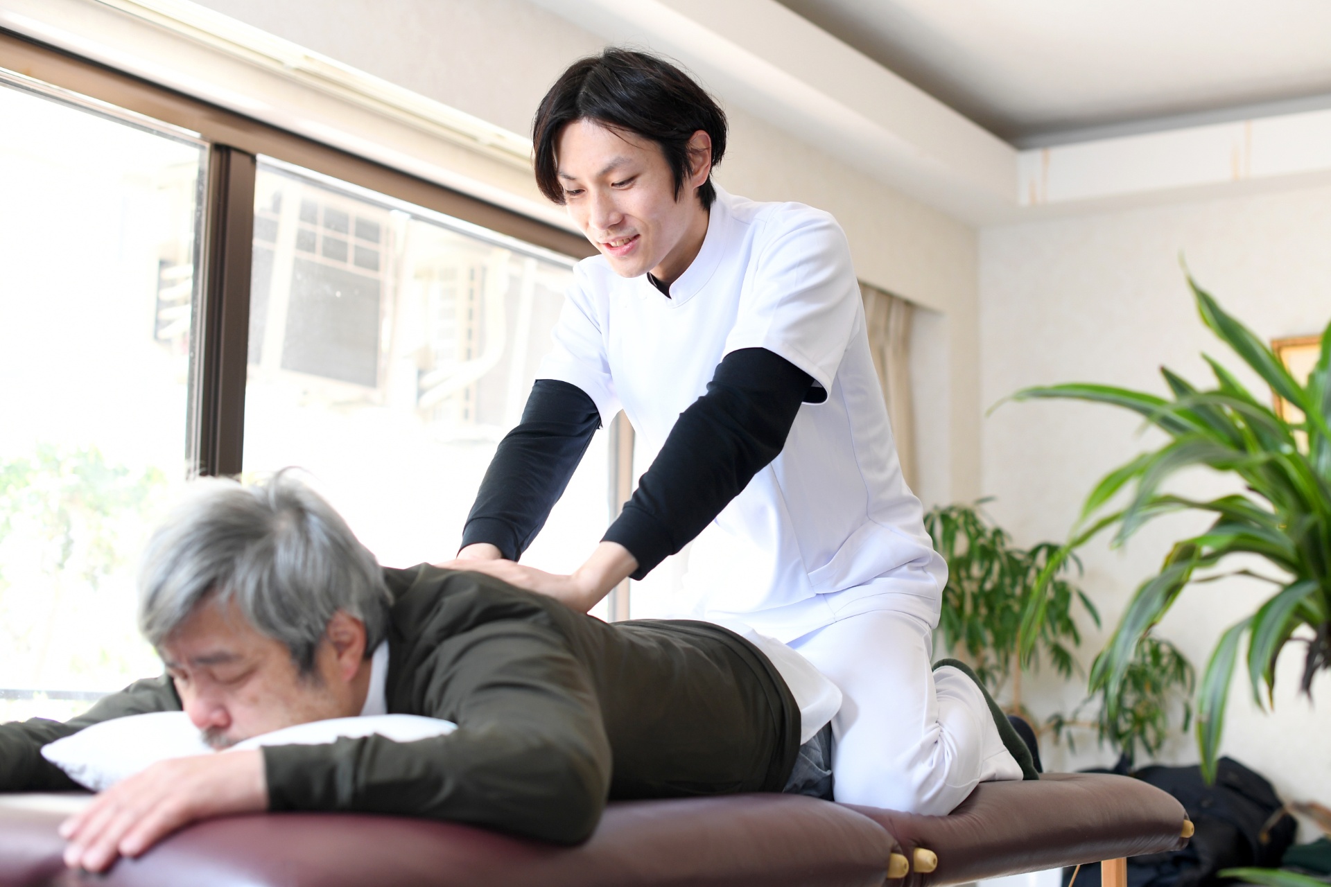 身体の歪みに着目した理学療法士の整体